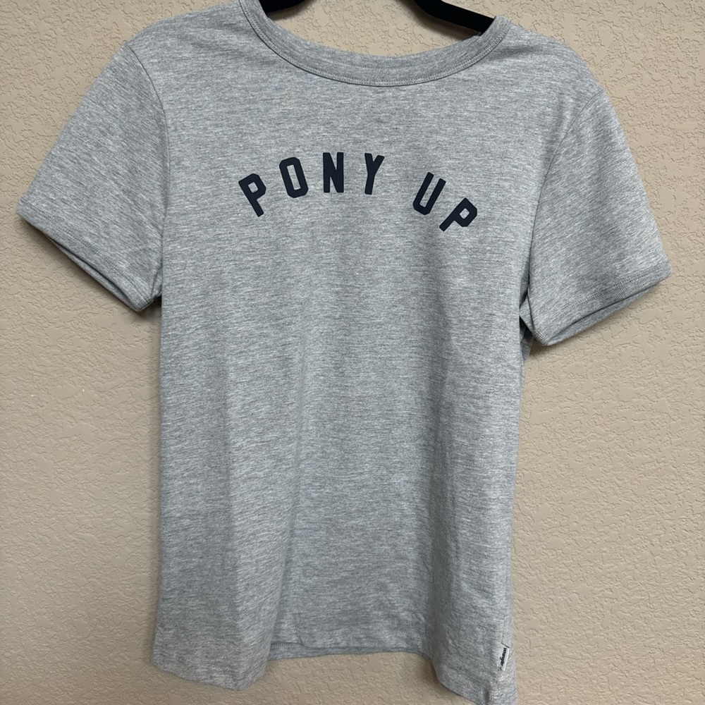 Wrangler “Pony Up” Graphic T-Shirt Women’s Medium Gray
